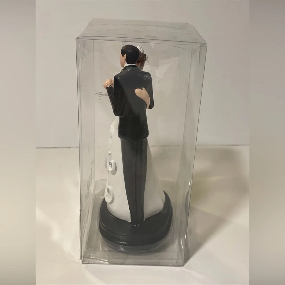 Caucasian Bride & Groom Wedding Cake Topper 7” Resin New